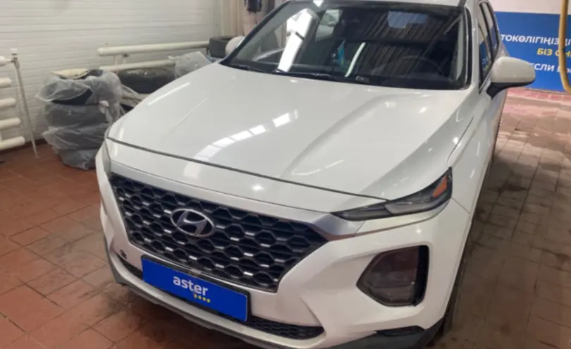 Hyundai Santa Fe 2019 года за 12 000 000 тг. в Астана фото 2