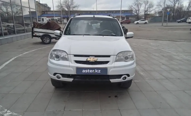Chevrolet Niva 2014 года за 3 300 000 тг. в Уральск фото 2