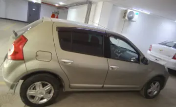 Renault Sandero 2011