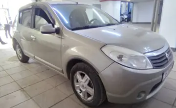 Renault Sandero 2011