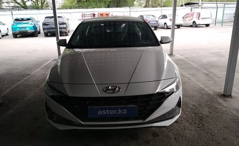 Hyundai Elantra 2023 года за 10 000 000 тг. в Алматы фото 2