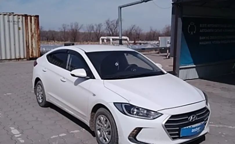 Hyundai Elantra 2018 года за 6 500 000 тг. в Караганда фото 3