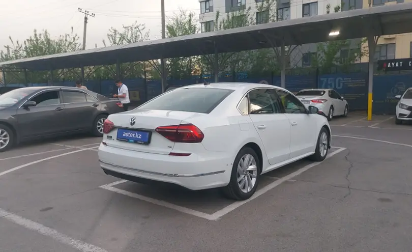 Volkswagen Passat 2017 года за 7 000 000 тг. в Алматы фото 3
