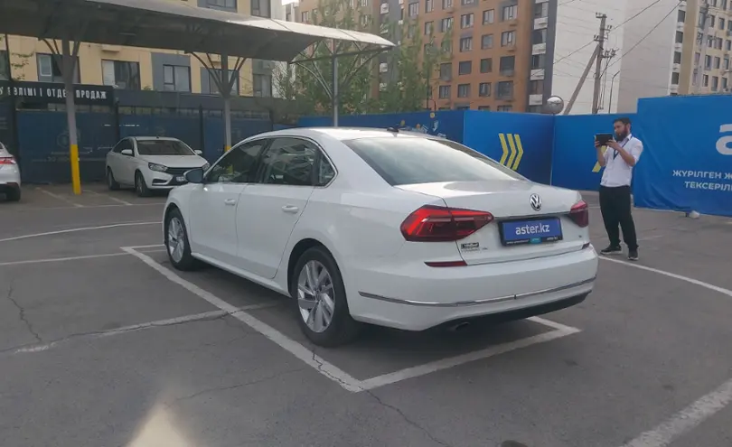 Volkswagen Passat 2017 года за 7 000 000 тг. в Алматы фото 4