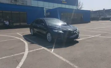 Toyota Camry 2018 года за 13 000 000 тг. в Алматы фото 2