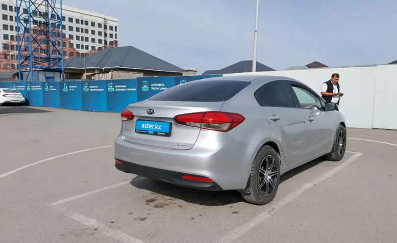 Kia Cerato 2017 года за 7 500 000 тг. в Шымкент фото 3