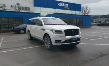 Lincoln Navigator 2019 года за 29 900 000 тг. в Алматы фото 2