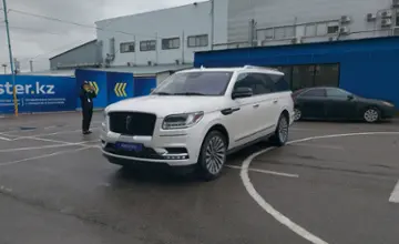 Lincoln Navigator 2019 года за 29 900 000 тг. в Алматы фото 1