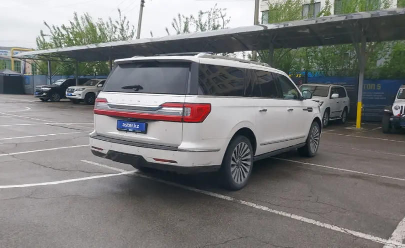 Lincoln Navigator 2019 года за 29 900 000 тг. в Алматы фото 3