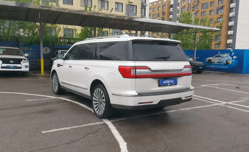 Lincoln Navigator 2019 года за 29 900 000 тг. в Алматы фото 4