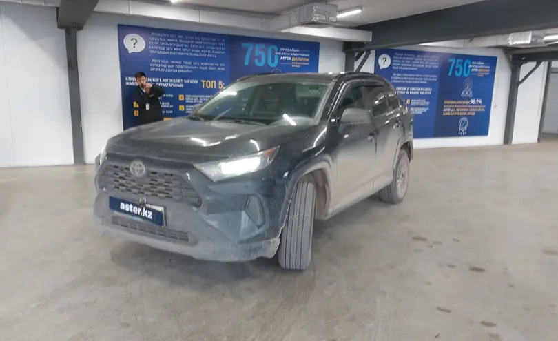 Toyota RAV4 2020 года за 9 750 000 тг. в Астана