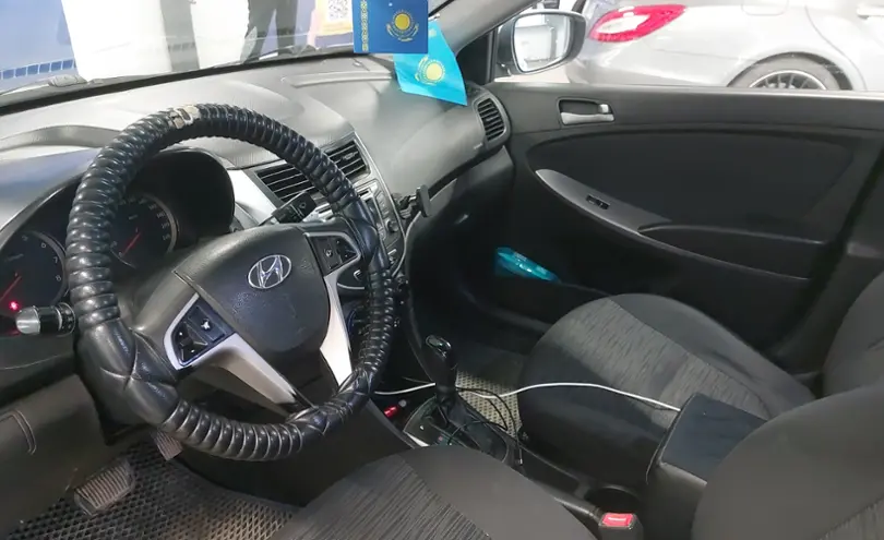 Hyundai Solaris 2015 года за 5 600 000 тг. в Астана фото 5