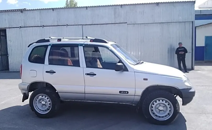 Chevrolet Niva 2007 года за 2 000 000 тг. в Атырау фото 4