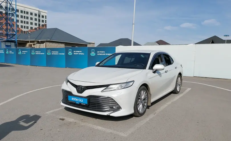 Toyota Camry 2020 года за 14 100 000 тг. в Шымкент