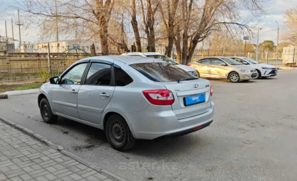 LADA (ВАЗ) Granta 2015