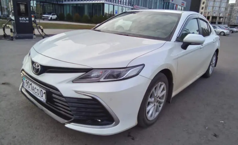 Toyota Camry 2021 года за 12 000 000 тг. в Астана