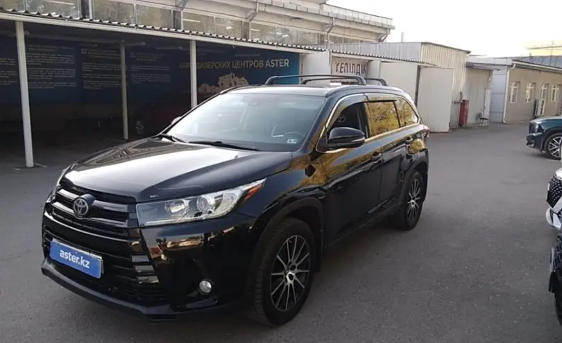 Toyota Highlander 2018 года за 17 500 000 тг. в Алматы