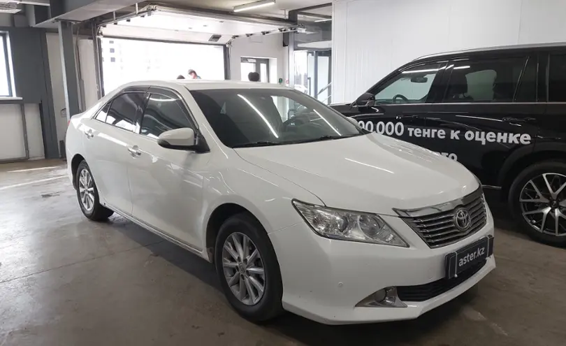 Toyota Camry 2014 года за 9 500 000 тг. в Астана фото 2