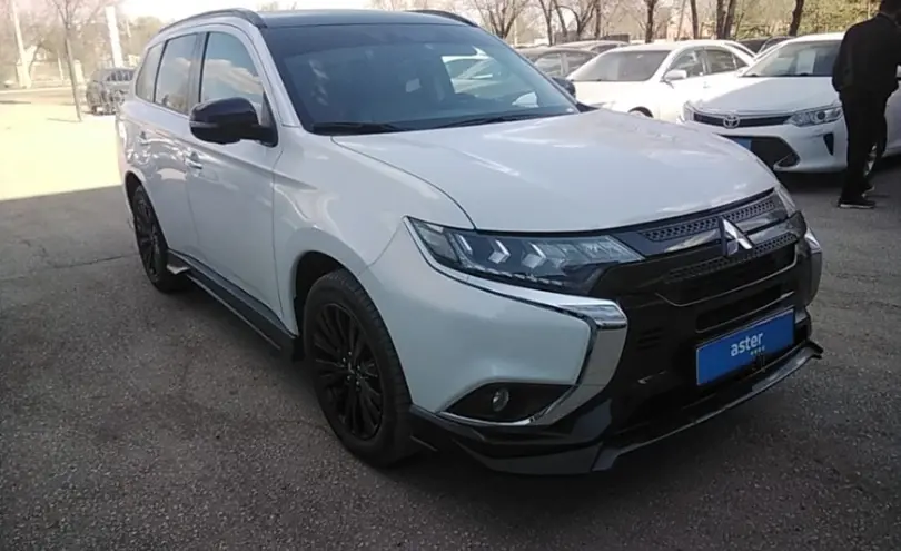 Mitsubishi Outlander 2022 года за 14 500 000 тг. в Актобе фото 3