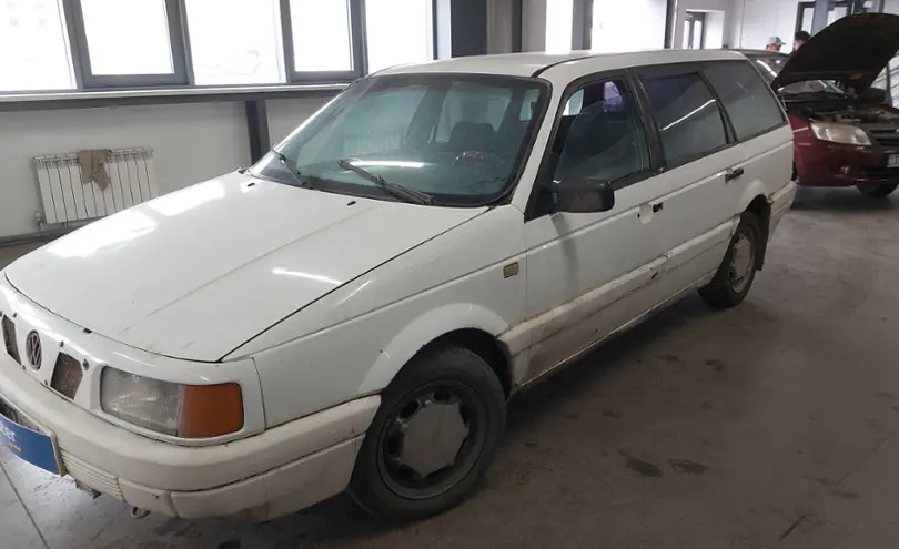 Volkswagen Passat 1990 года за 800 000 тг. в Астана