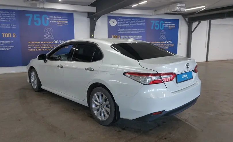 Toyota Camry 2019 года за 13 000 000 тг. в Астана фото 4
