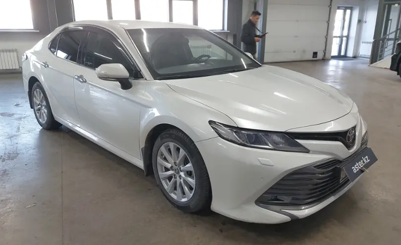 Toyota Camry 2019 года за 13 000 000 тг. в Астана фото 2