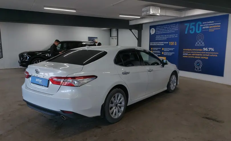 Toyota Camry 2019 года за 13 000 000 тг. в Астана фото 3