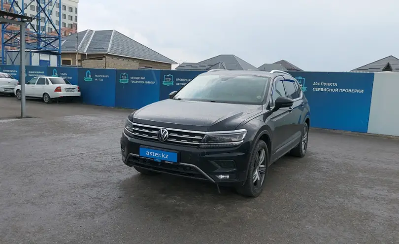 Volkswagen Tiguan 2018 года за 13 250 000 тг. в Шымкент