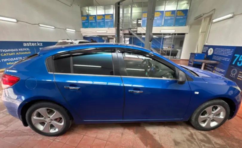 Chevrolet Cruze 2012 года за 3 900 000 тг. в Астана фото 4