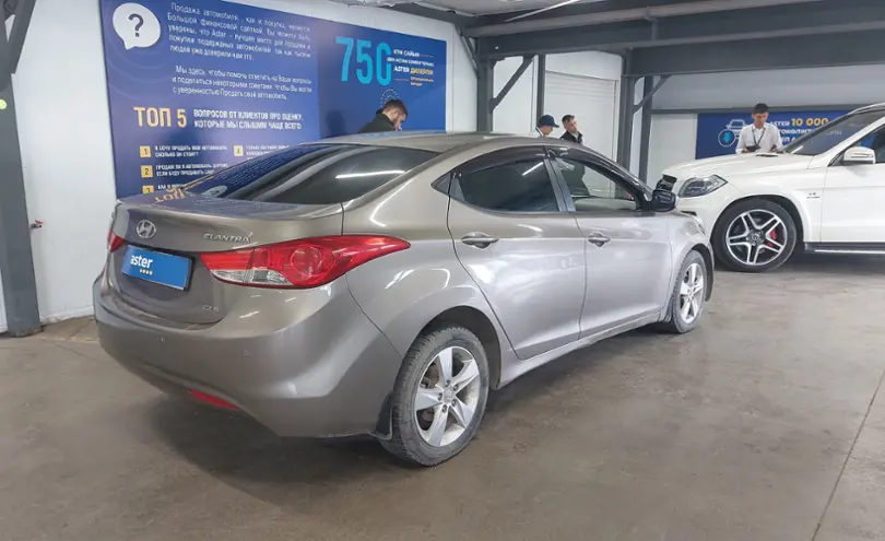 Hyundai Elantra 2012 года за 6 000 000 тг. в Астана фото 3