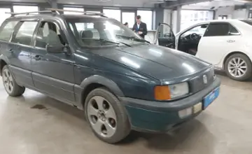 Volkswagen Passat 1994 года за 1 700 000 тг. в Астана фото 2