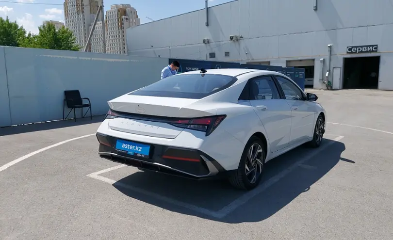 Hyundai Elantra 2023 года за 9 000 000 тг. в Шымкент фото 3