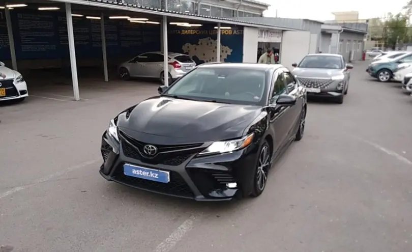 Toyota Camry 2020 года за 12 000 000 тг. в Алматы