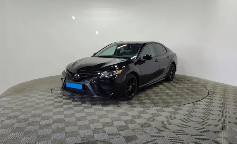 Toyota Camry 2020 года за 12 950 000 тг. в Алматы