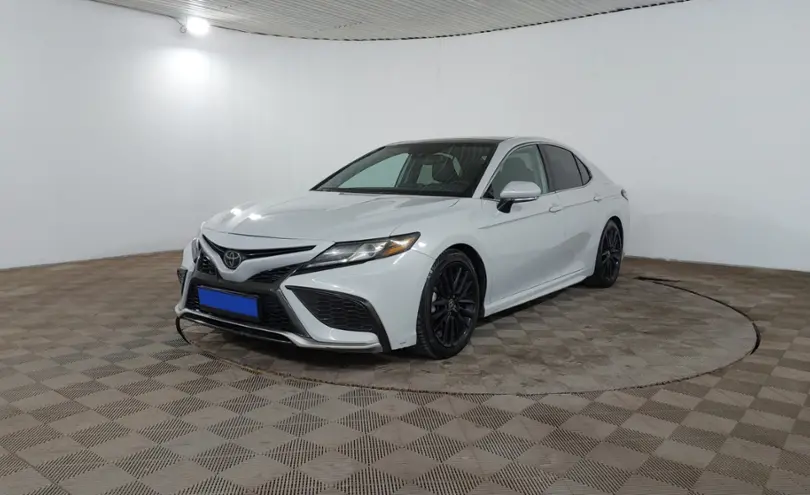 Toyota Camry 2022 года за 14 250 000 тг. в Шымкент