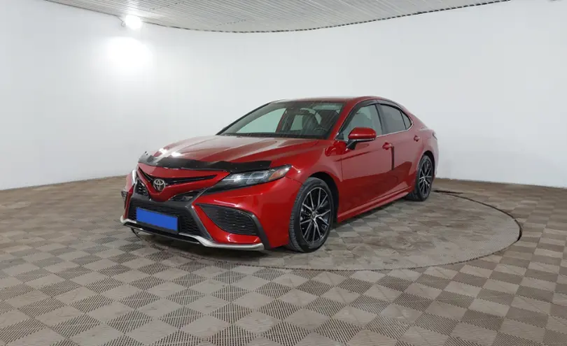 Toyota Camry 2021 года за 12 990 000 тг. в Шымкент