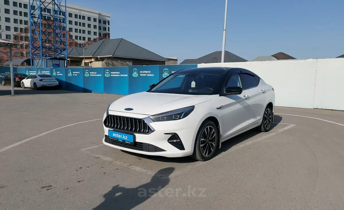 2021 JAC J7