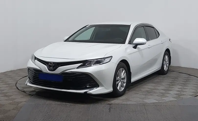 Toyota Camry 2020 года за 12 250 000 тг. в Астана