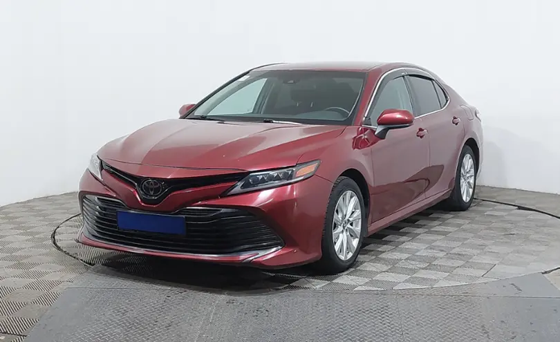 Toyota Camry 2018 года за 10 950 000 тг. в Астана