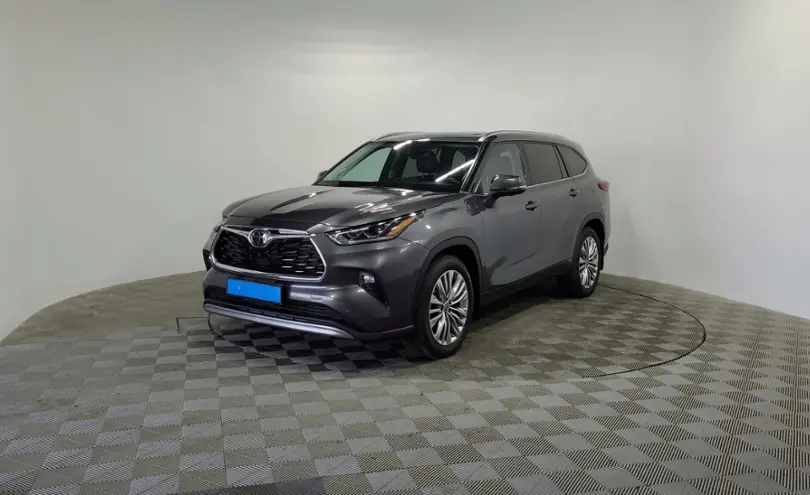 Toyota Highlander 2023 года за 28 200 000 тг. в Алматы