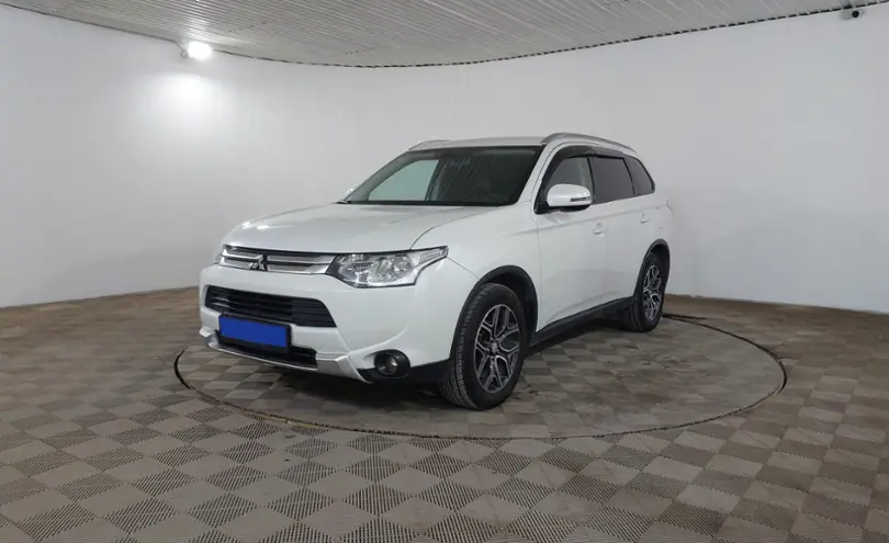Mitsubishi Outlander 2014 года за 7 490 000 тг. в Шымкент