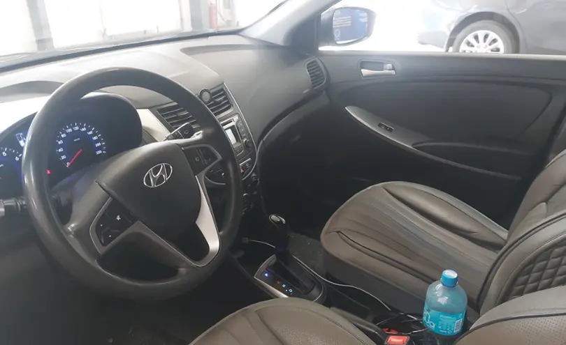 Hyundai Solaris 2015 года за 5 990 000 тг. в Астана