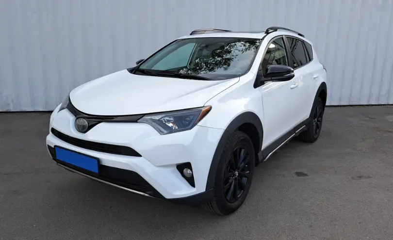 Toyota RAV4 2017 года за 10 590 000 тг. в Алматы