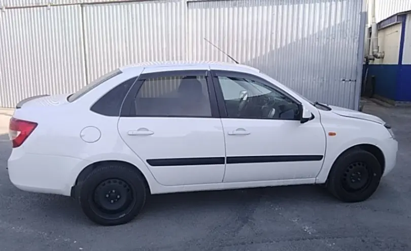 LADA (ВАЗ) Granta 2014 года за 3 500 000 тг. в Атырау фото 4