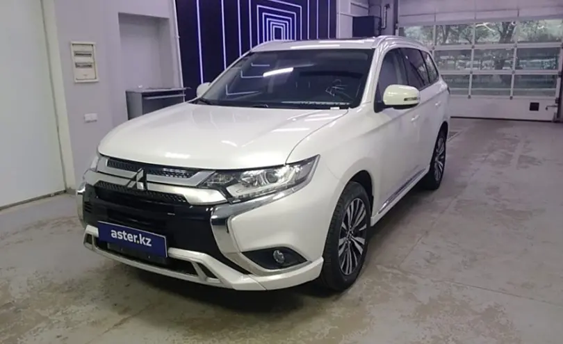 Mitsubishi Outlander 2022 года за 12 600 000 тг. в Павлодар