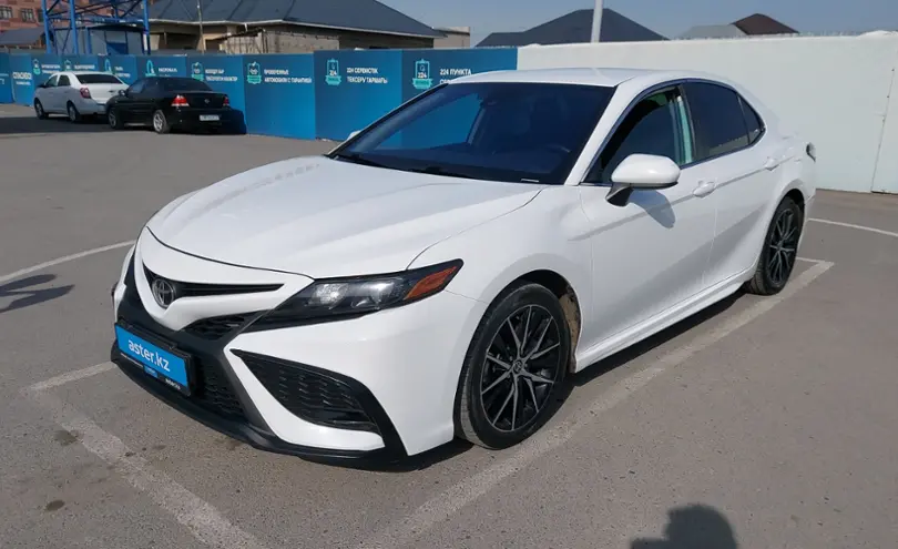 Toyota Camry 2021 года за 14 000 000 тг. в Шымкент