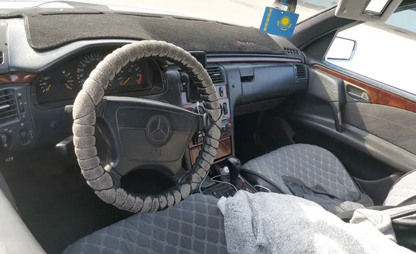 Mercedes-Benz E-Класс 1997 года за 3 000 000 тг. в Шымкент фото 5