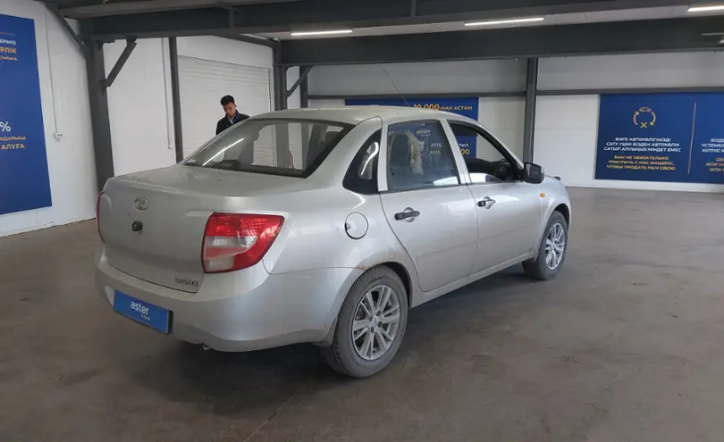 LADA (ВАЗ) Granta 2012 года за 2 500 000 тг. в Астана фото 3