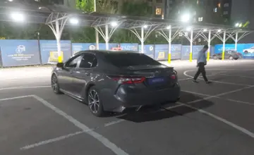 Toyota Camry 2017 года за 10 500 000 тг. в Алматы фото 4