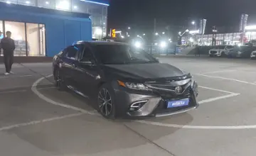 Toyota Camry 2017 года за 10 500 000 тг. в Алматы фото 2
